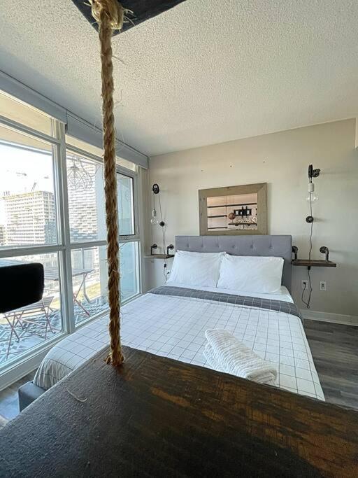 Exquisite Condos By Cn Tower- Dwtown , To Toronto Exterior photo